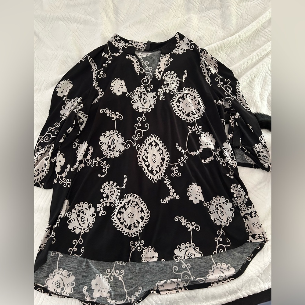 Black and white tunic